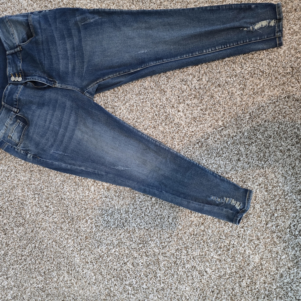 SHEIN Blue Slim Fit Jeans with Natural Fading